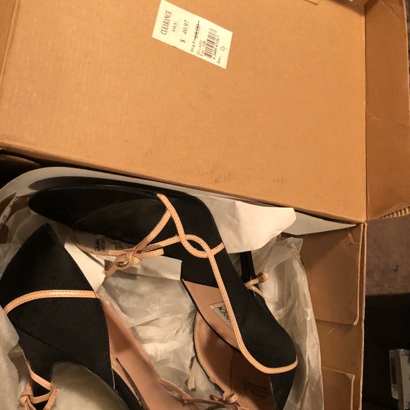 EUC Steve Madden Sandals - Picture 2 of 3